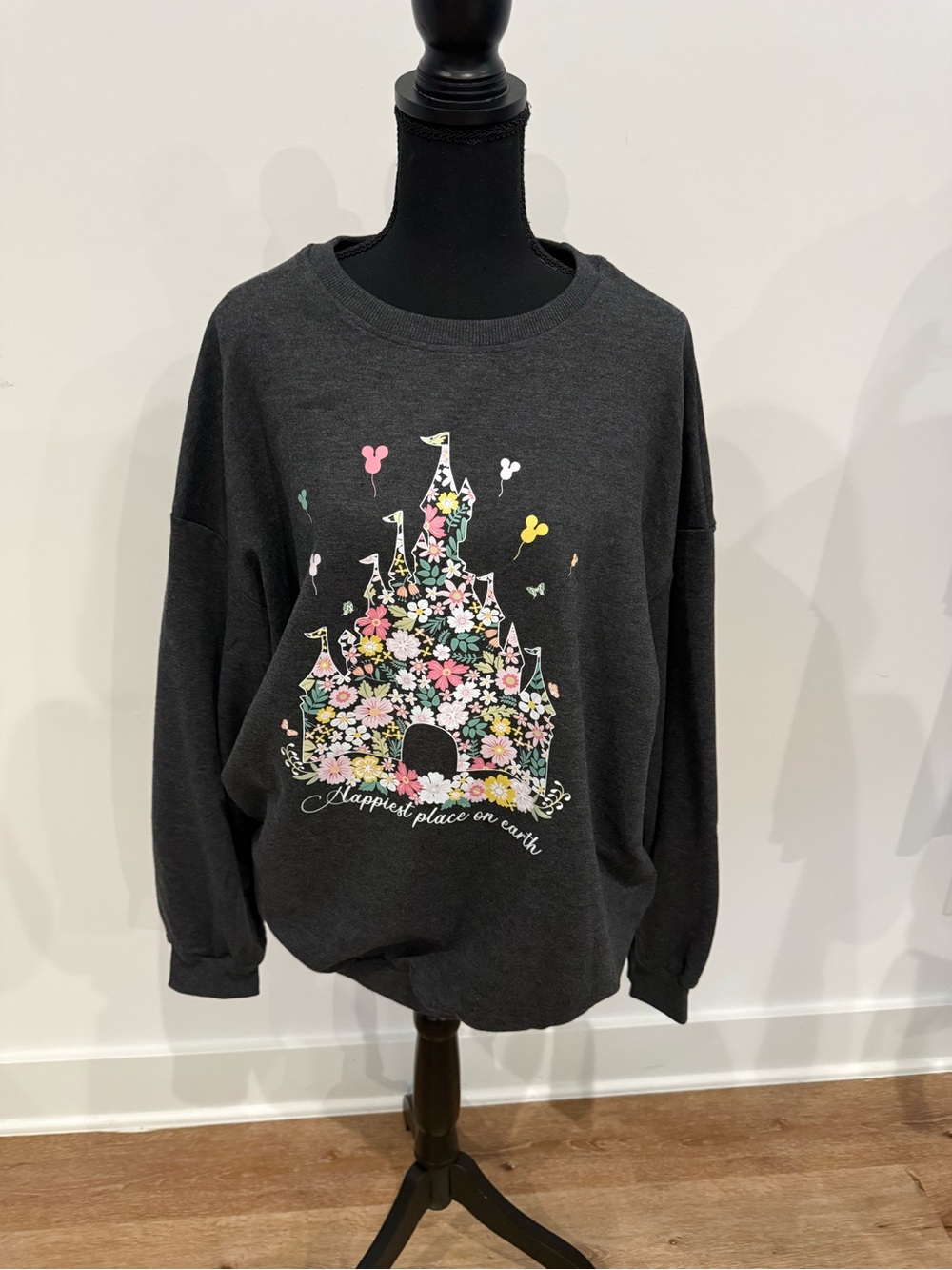 Disney sweatshirt size xl worn once like new condition